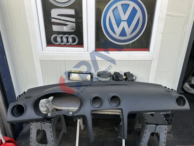 Audi A1 Torpido Göğüslük Komple (Airbag Takımlı)