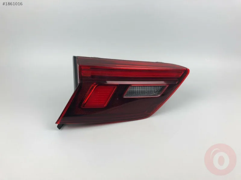 Volkswagen Tiguan Arka Stop Lambası Sağ (Dış)