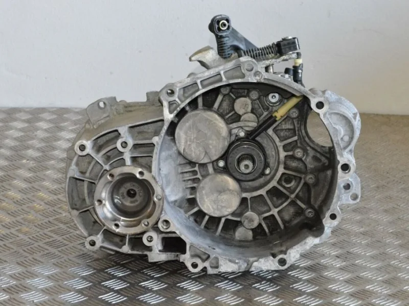Volkswagen Passat B7 Şanzıman / Motor Alt Muayene Takozu