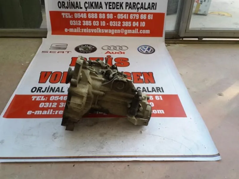 Volkswagen Golf 8 Şaft / Propeller Shaft Kovanı Komple