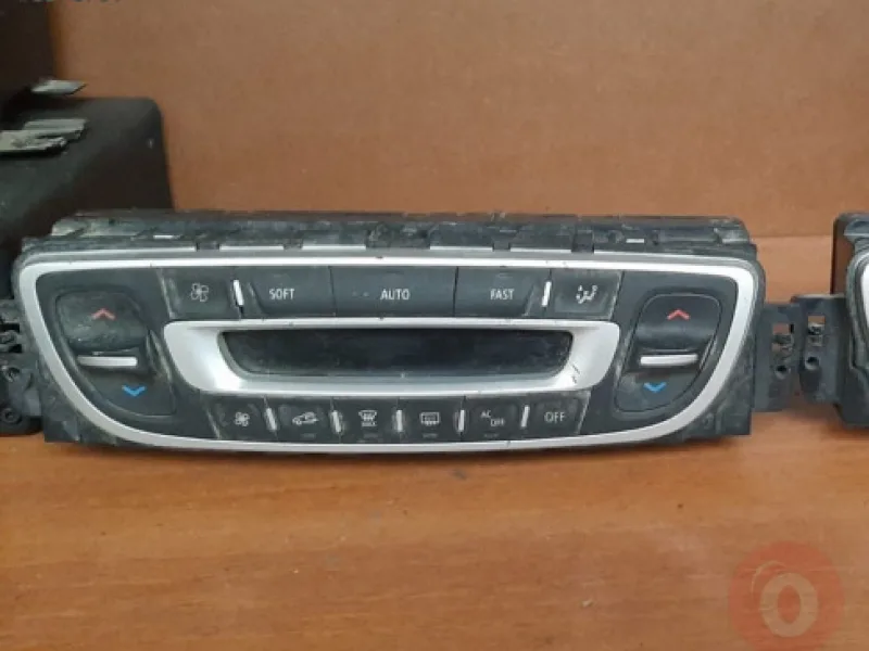 Renault Fluence Klima Kontrol Paneli Dijital