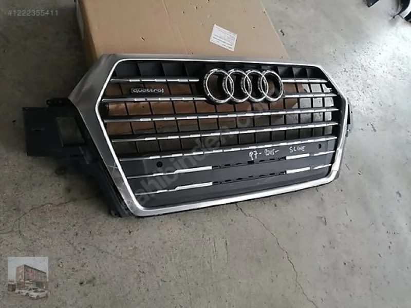 Audi Q5 Ön Panjur Krom/Siyah