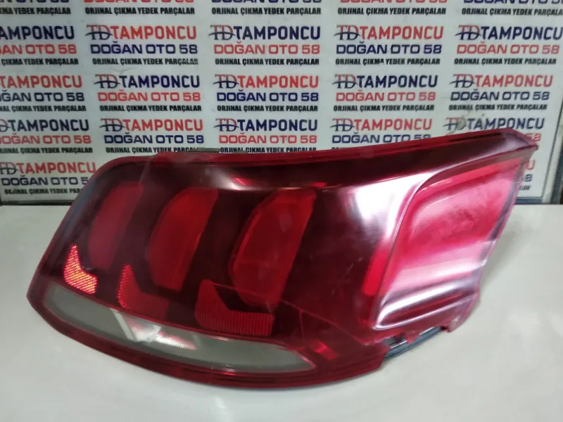 Peugeot 301 Full LED Matrix Far Takımı