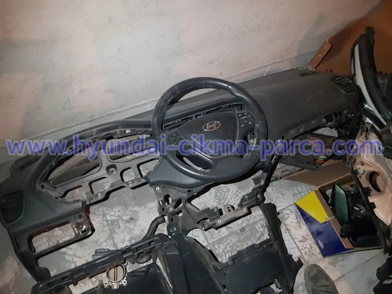 Hyundai i10 Torpido Göğüslük Komple (Airbag Takımlı)