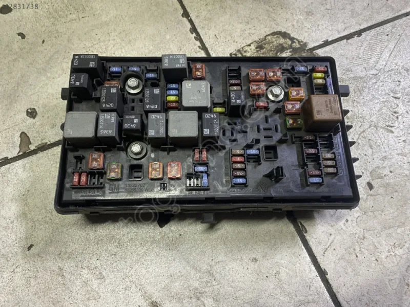 Opel Insignia A Sigorta Kutusu / BSI / SAM Beyni