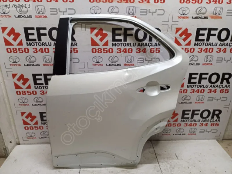 Toyota Yaris XP130 Arka Stop Lambası Bagaj Üstü Sağ