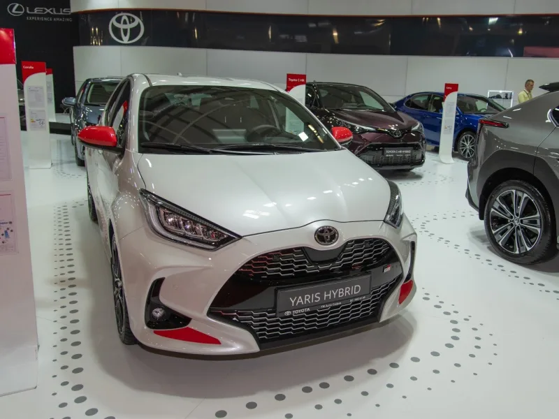 Toyota Yaris XP210 Bi-Xenon Adaptif LED Far Sağ