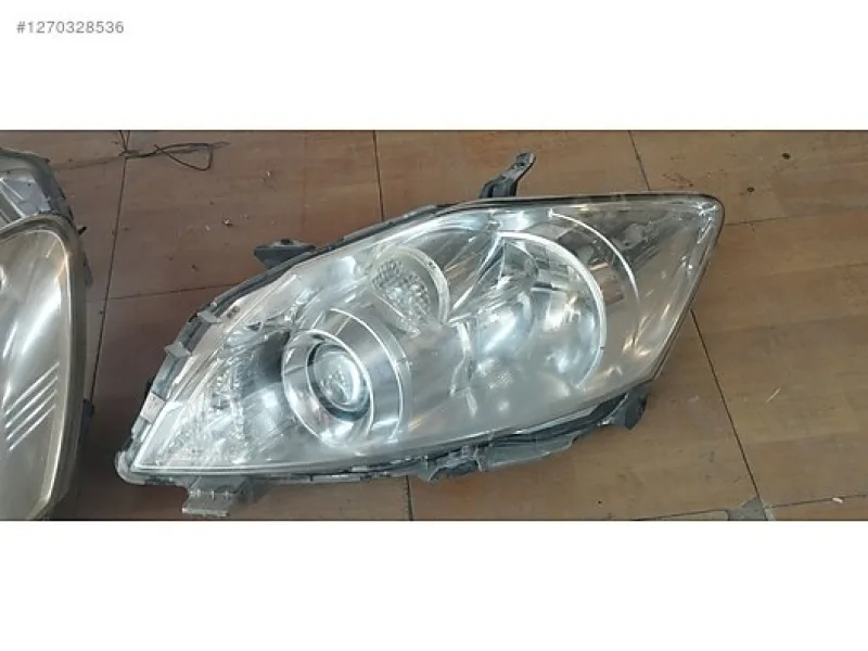 Toyota Auris Bi-Xenon Adaptif LED Far Sağ