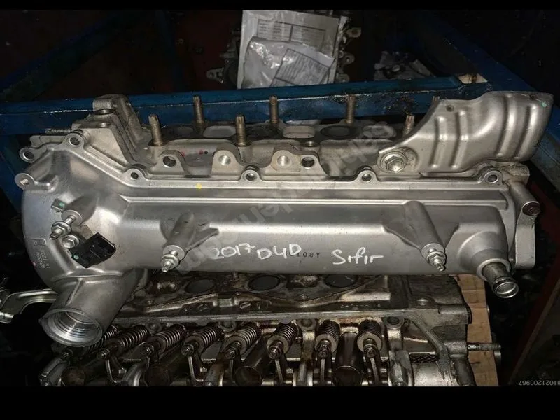 Toyota Auris Silindir Kapağı Komple Dolu
