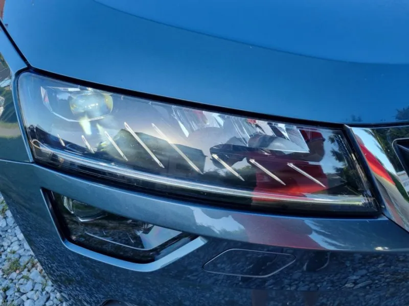 Skoda Karoq Bi-Xenon Adaptif LED Far Sol