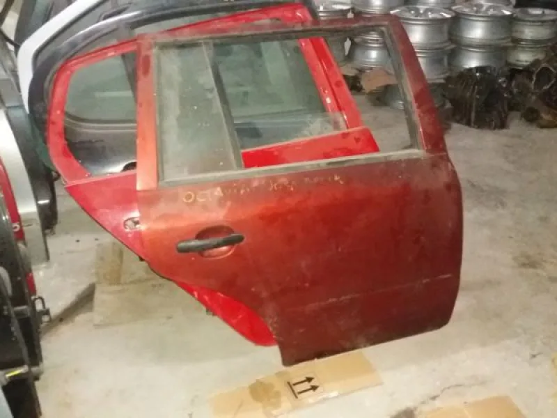 Skoda Octavia 4 Arka Sol Kapı Sacı