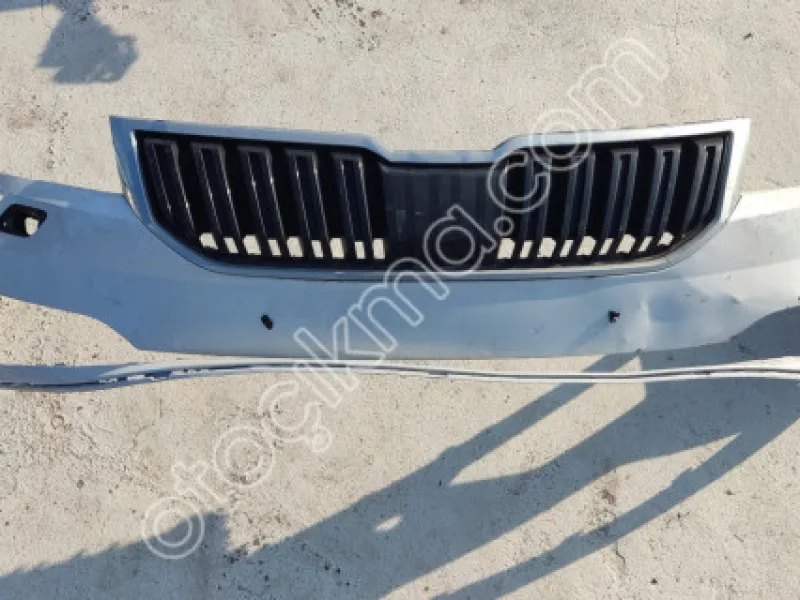 Skoda Karoq Ön Panjur Krom/Siyah Nikelajlı