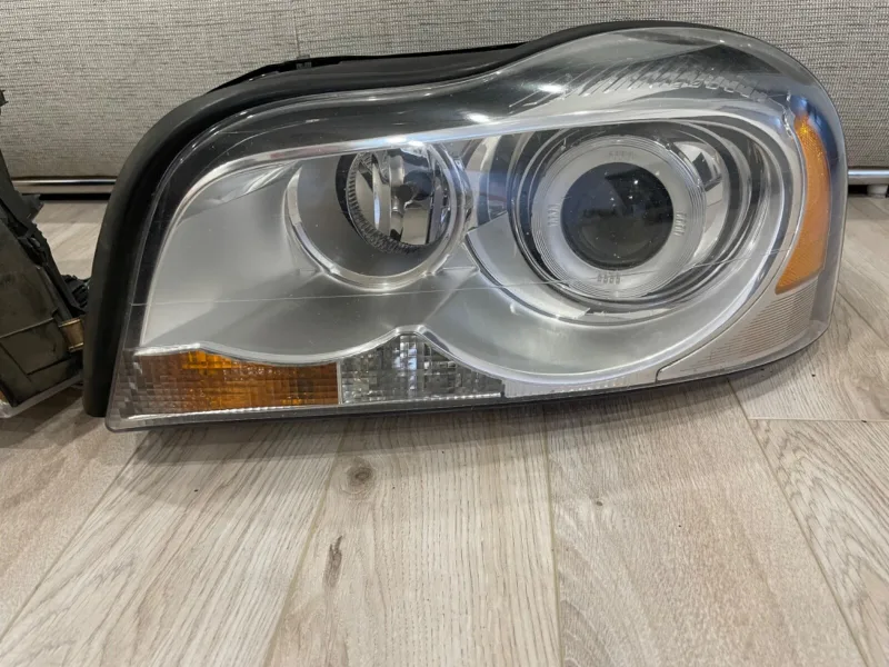Volvo XC90 Bi-Xenon Adaptif LED Far Sol