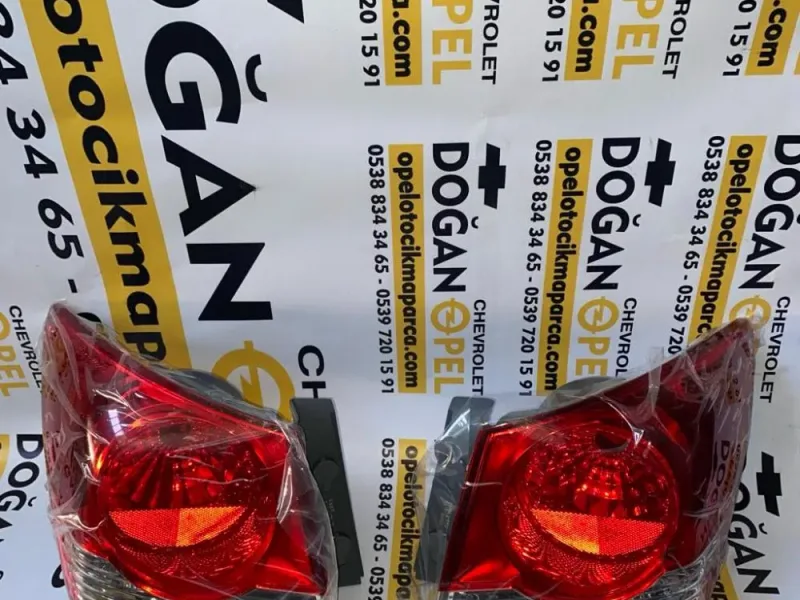 Chevrolet Cruze Arka Stop Lambası Sol (Dış)