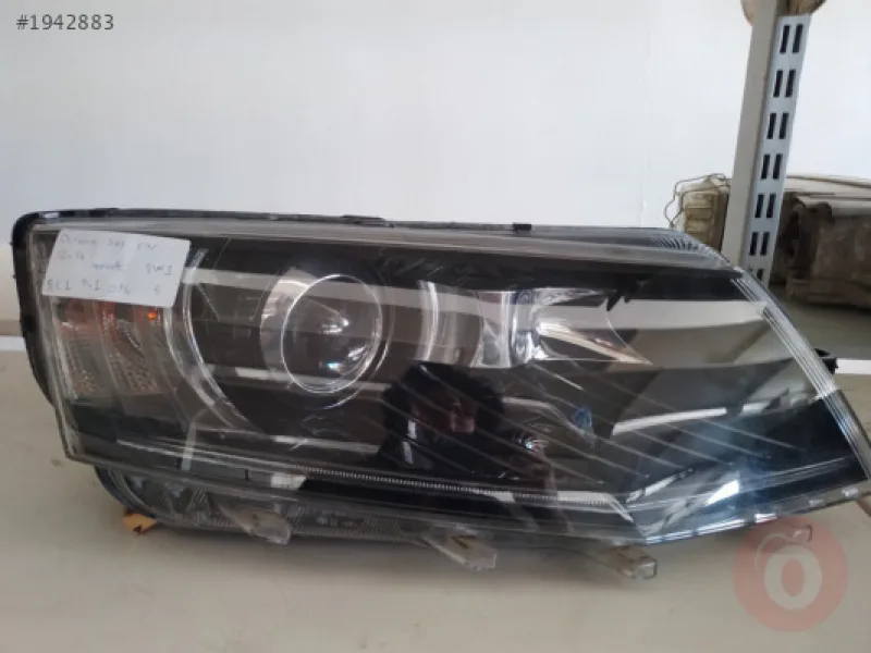 Skoda Octavia Sağ Far Çıkma