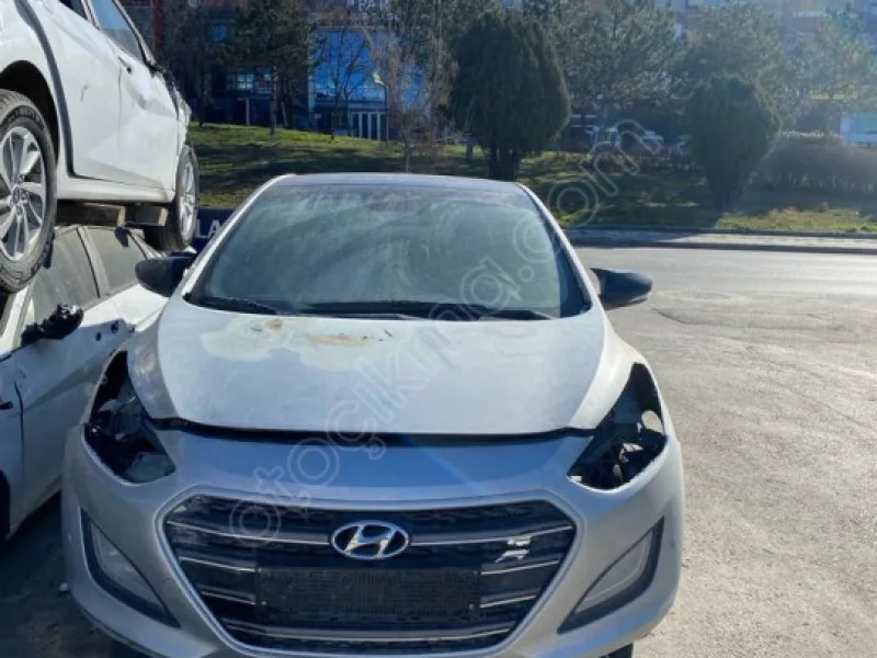 Hyundai i30 Komple Çıkma Motor Sandık