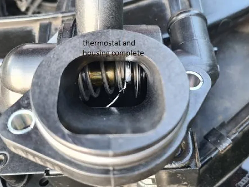 Audi A4 B8 Termostat Gövdesi & Su Pompası (Devirdaim)